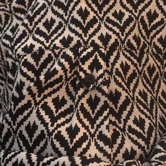 Black and white geometric patterned blouse - Picture 6 of 6